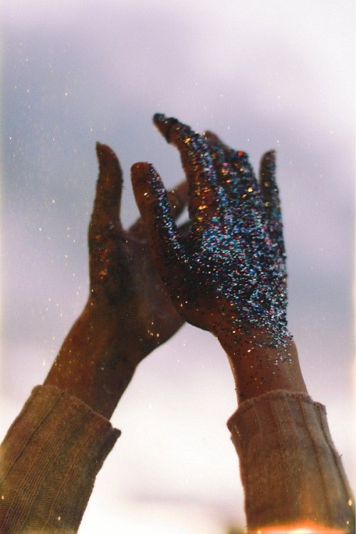 Glitter hands